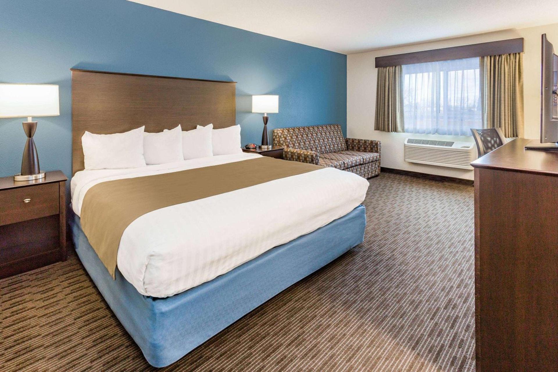 AmericInn by Wyndham Sleepy Eye photo 41