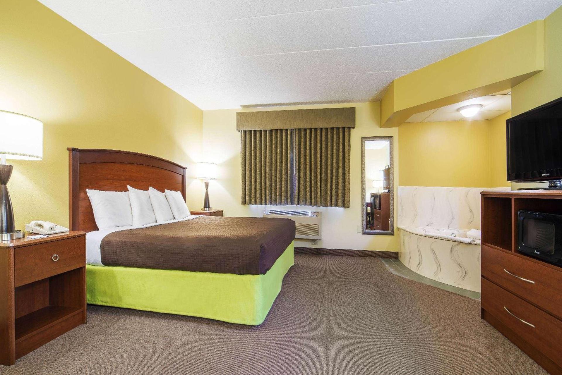 AmericInn by Wyndham Sioux Falls photo 21