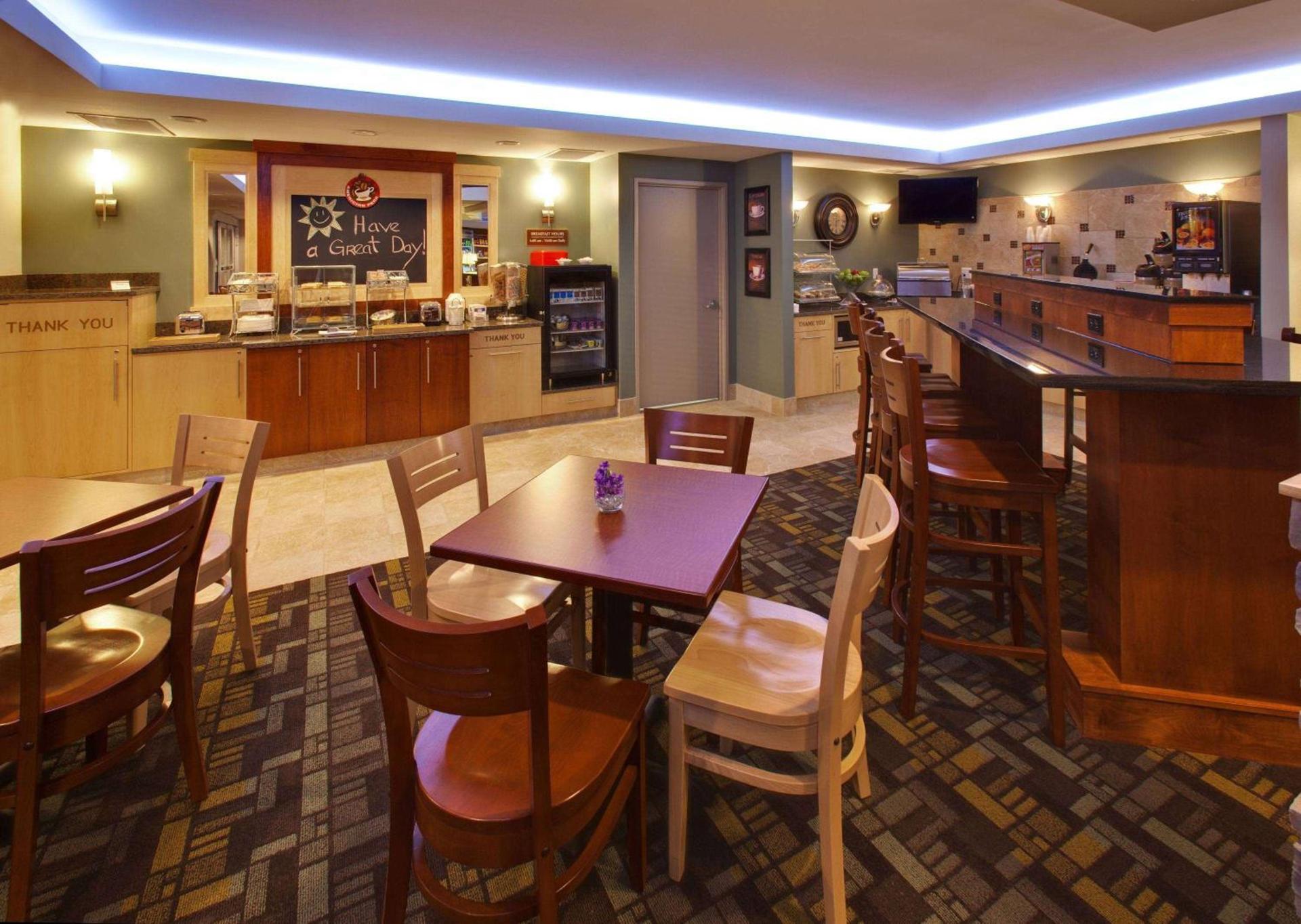 AmericInn by Wyndham Fairfield photo 29