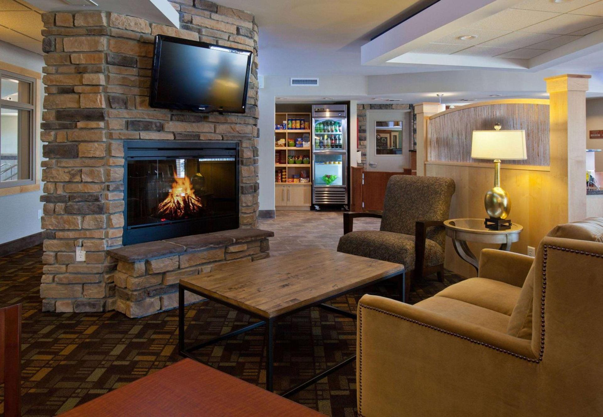 AmericInn by Wyndham Fairfield photo 28