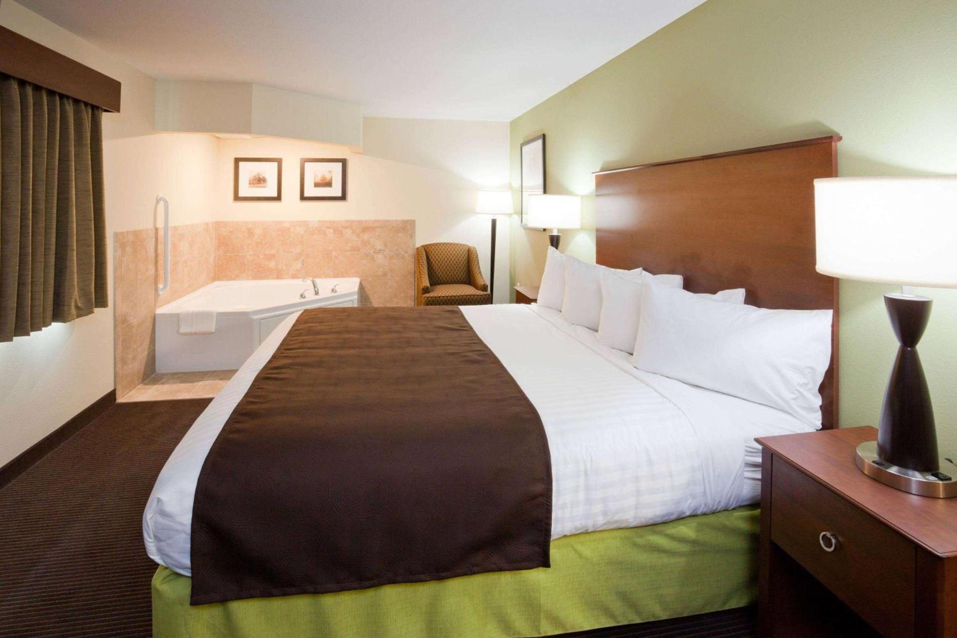 AmericInn by Wyndham Hawley photo 16
