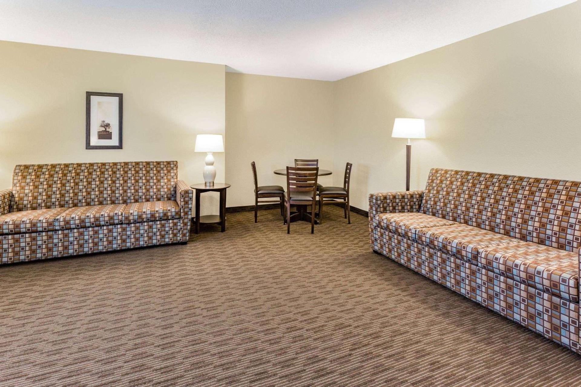 AmericInn by Wyndham Sleepy Eye photo 36