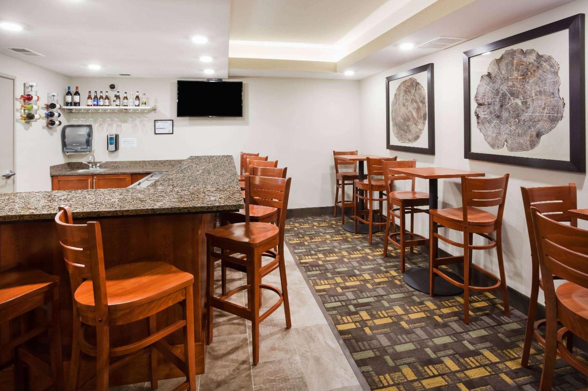 AmericInn by Wyndham DeWitt photo 22