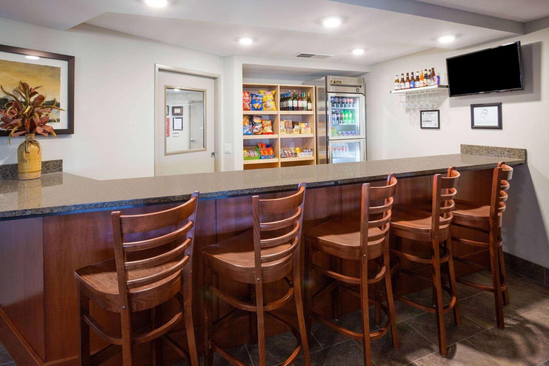 AmericInn by Wyndham Sibley photo 39