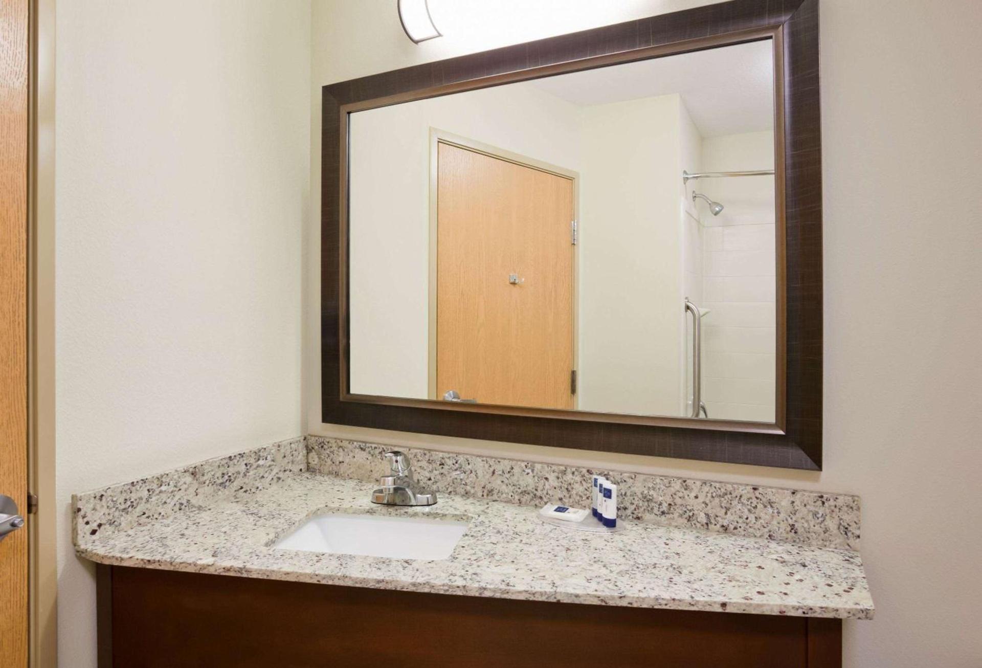 AmericInn by Wyndham Hawley photo 12