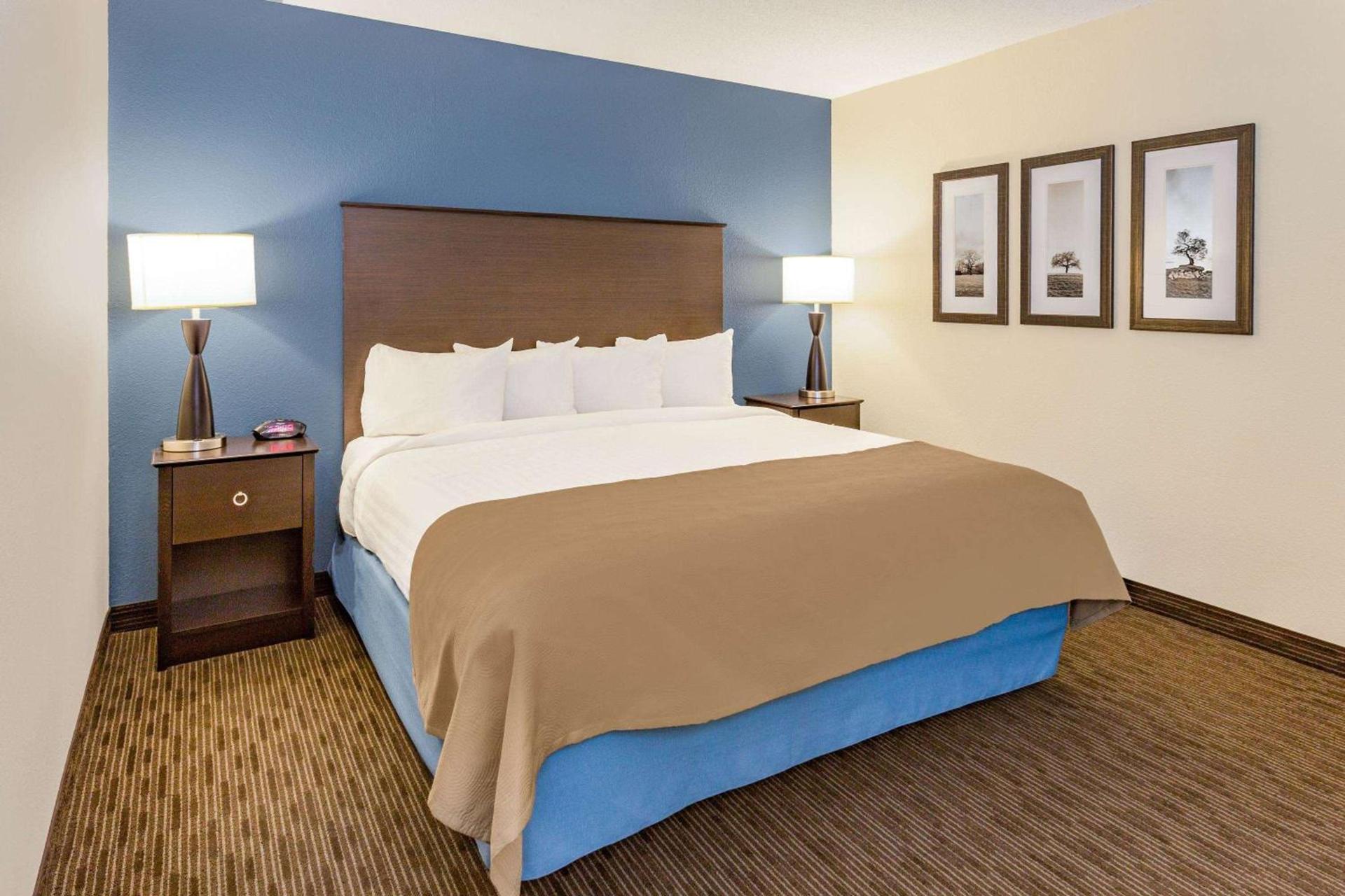 AmericInn by Wyndham Sleepy Eye photo 31