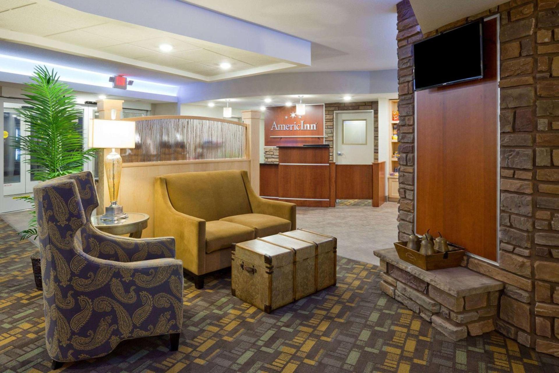 AmericInn by Wyndham Hartford SD photo 4
