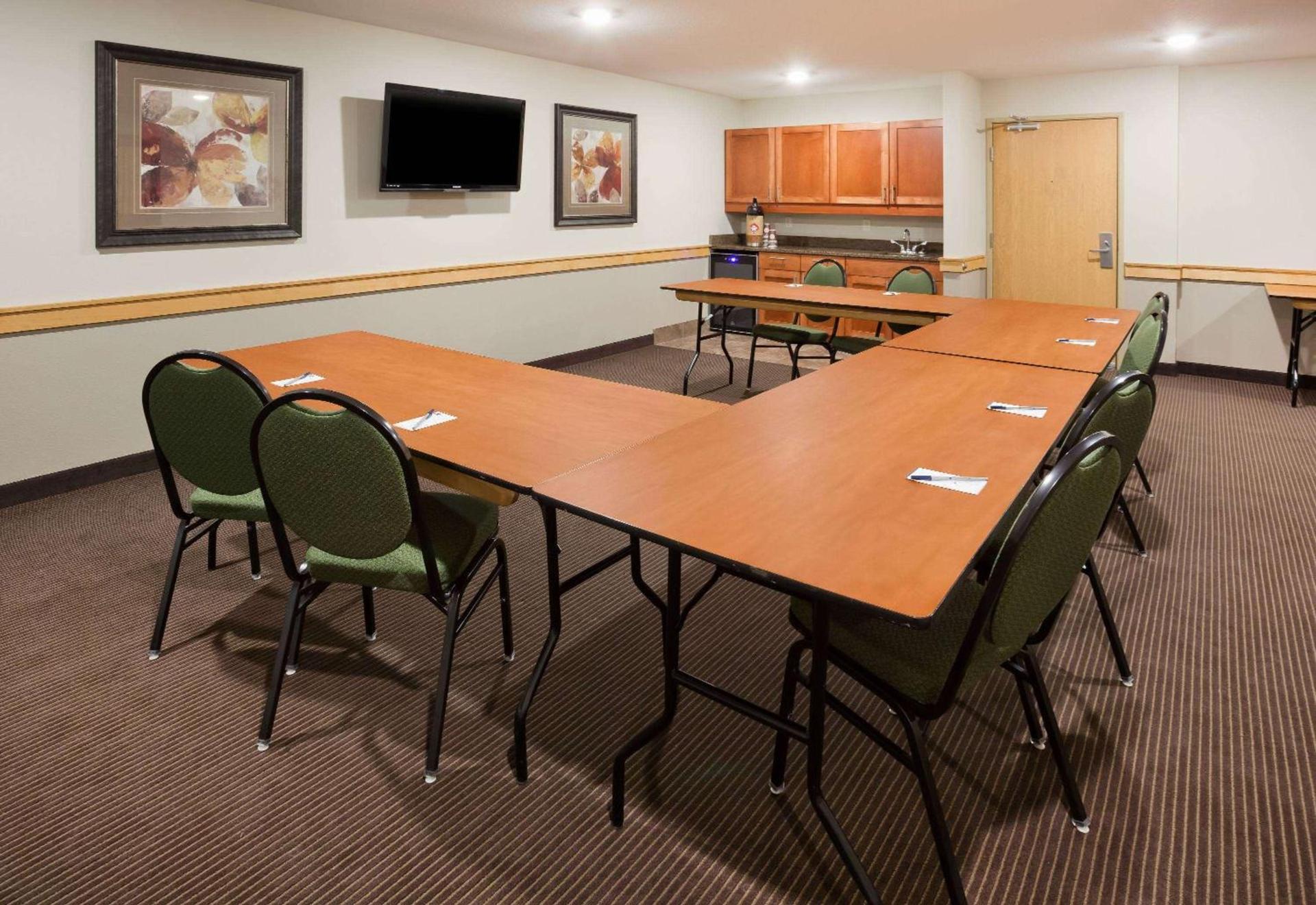AmericInn by Wyndham Hawley photo 19