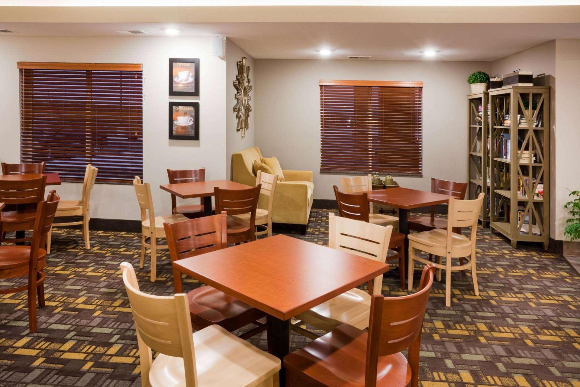 AmericInn by Wyndham DeWitt photo 21