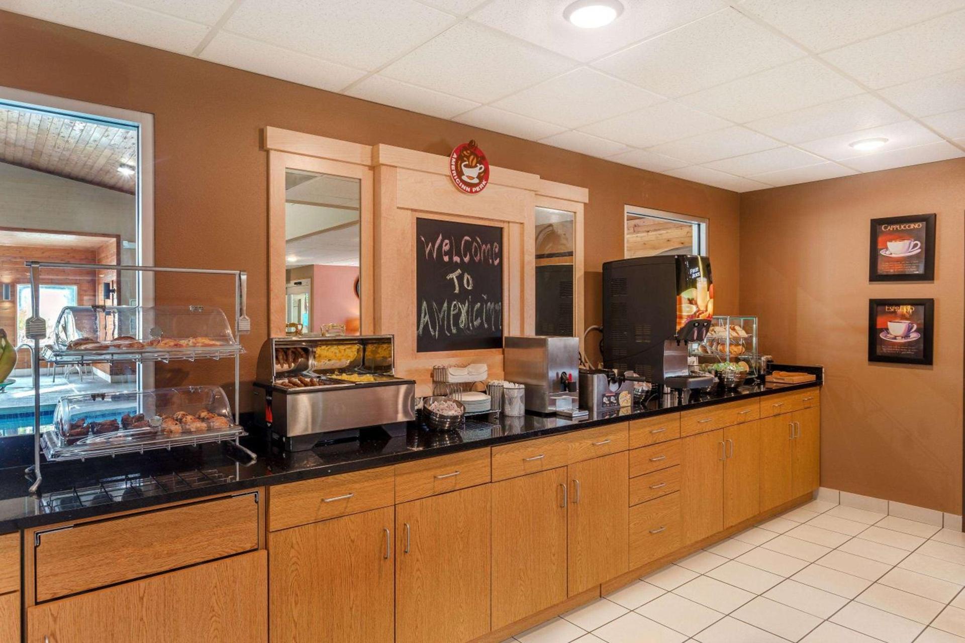 AmericInn by Wyndham Boscobel photo 10