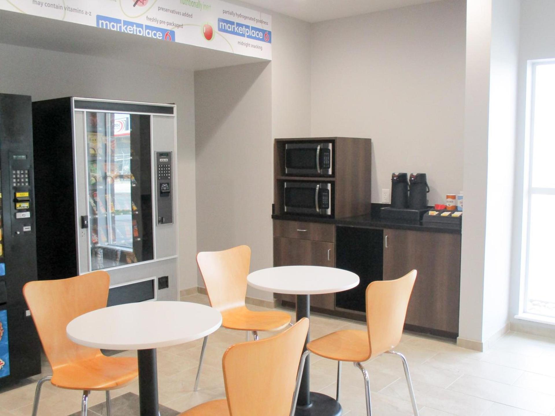 Motel 6 Fort Worth, TX - North - Saginaw photo 84