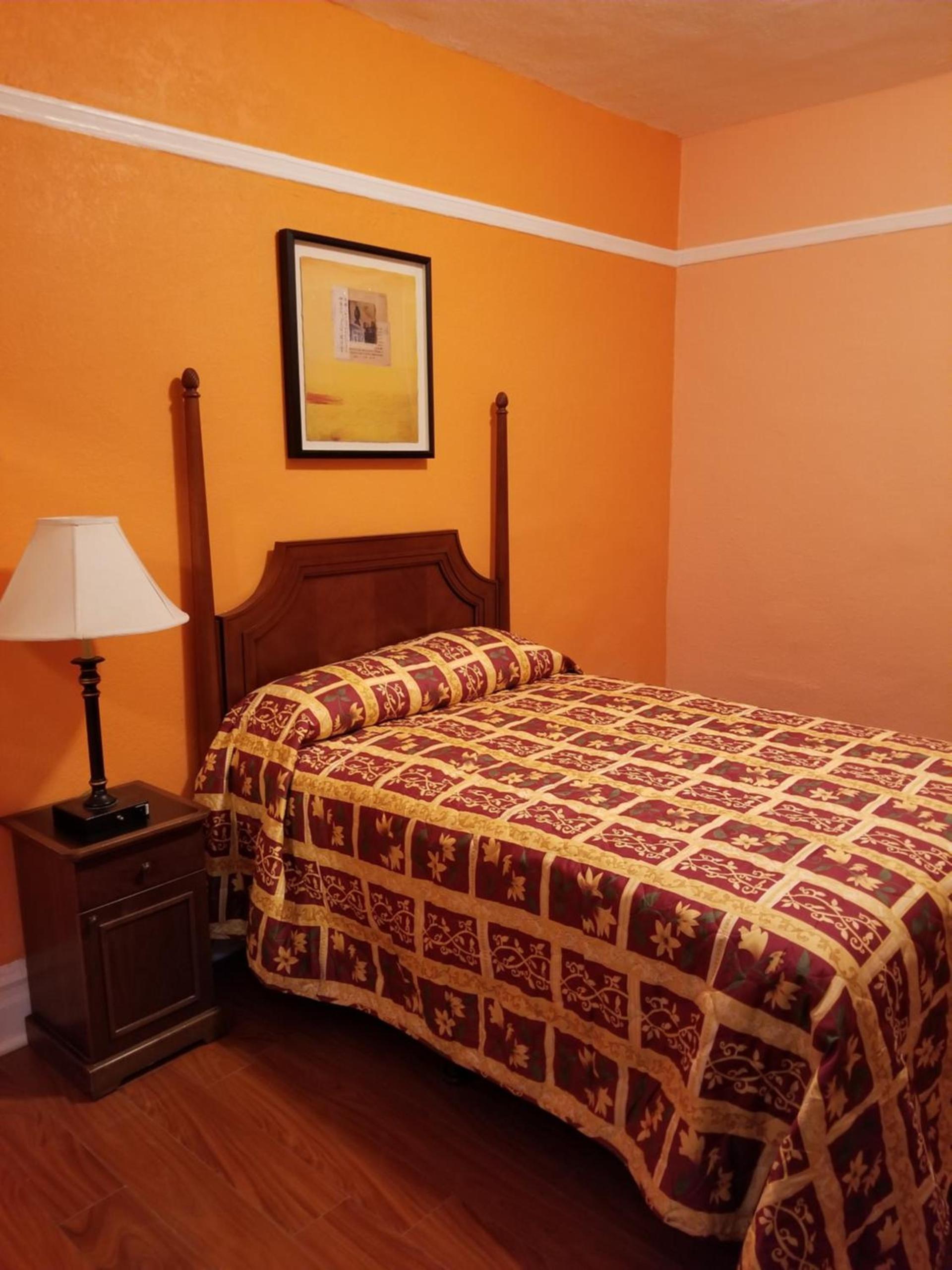 Page Hotel photo 8