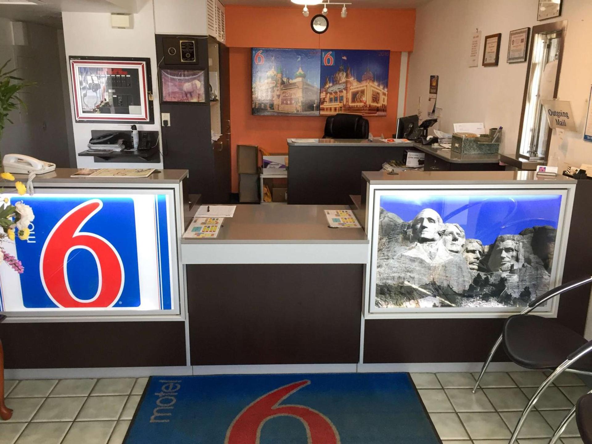 Motel 6-Mitchell, SD photo 30