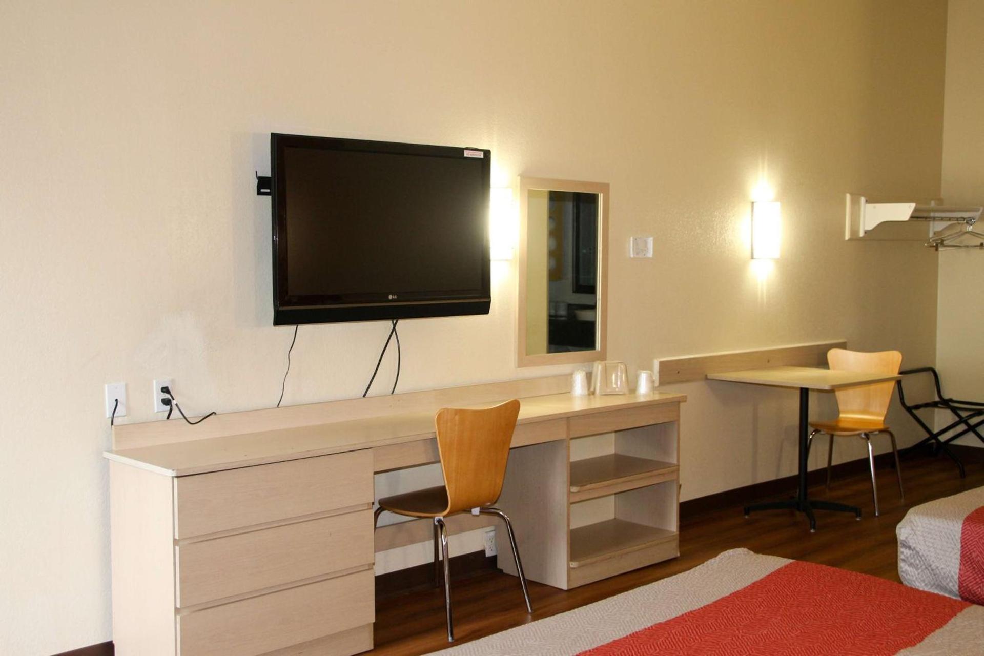 Motel 6-Warwick, RI - Providence Airport - I-95 photo 31