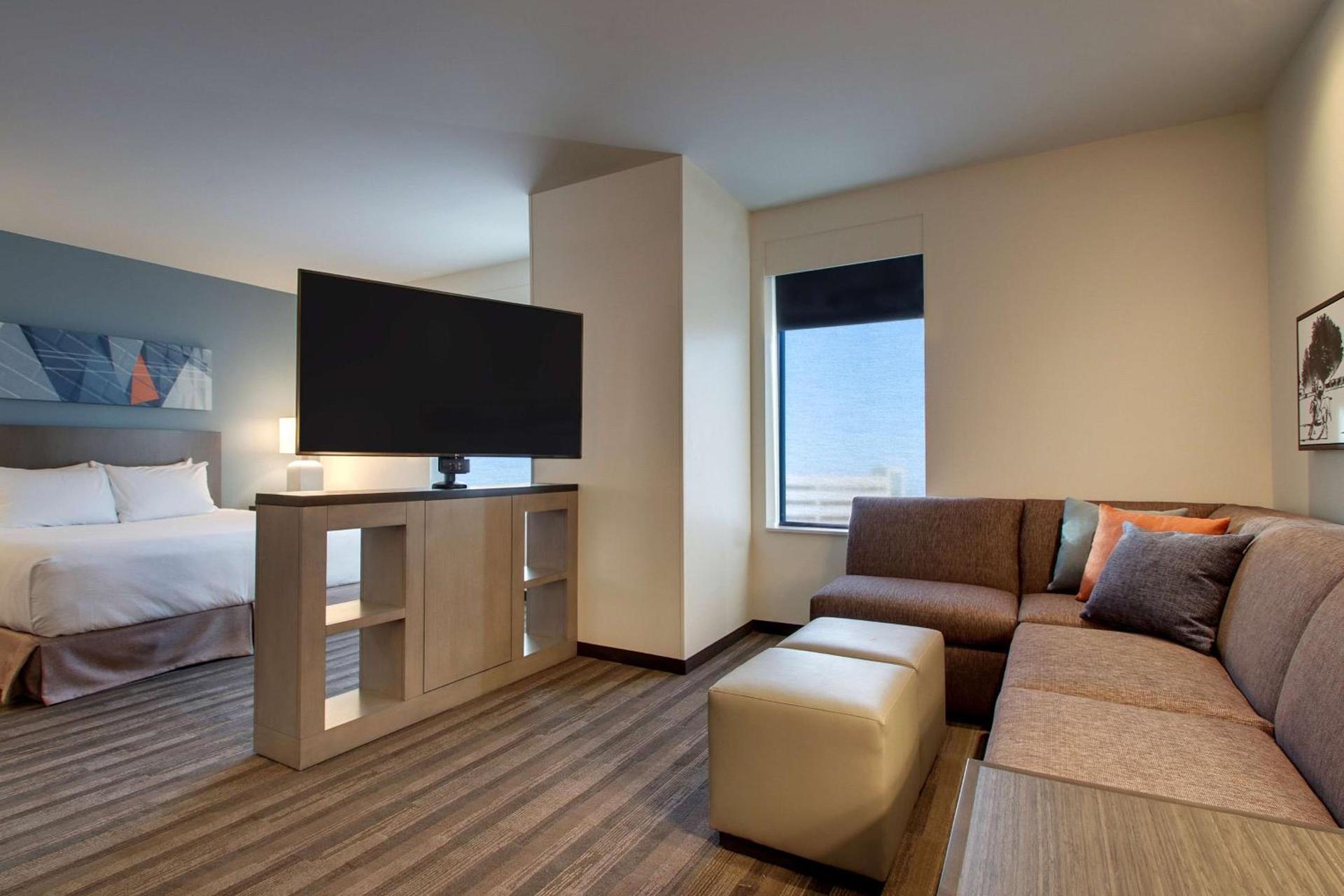 Hyatt House Oak Brook photo 2