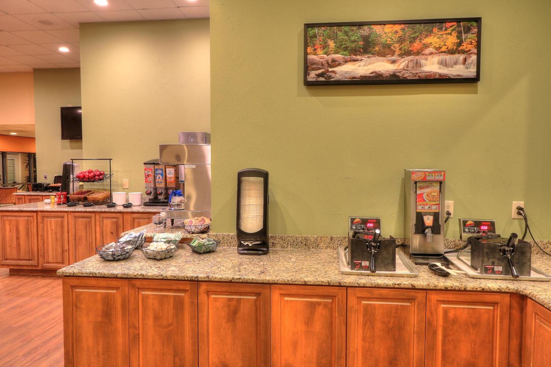 Edgewater Hotel and Conference Center photo 14