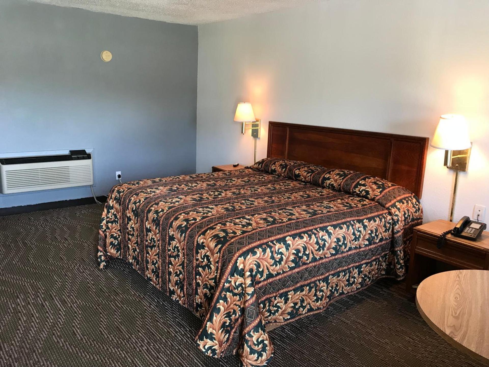 Budget Inn photo 19
