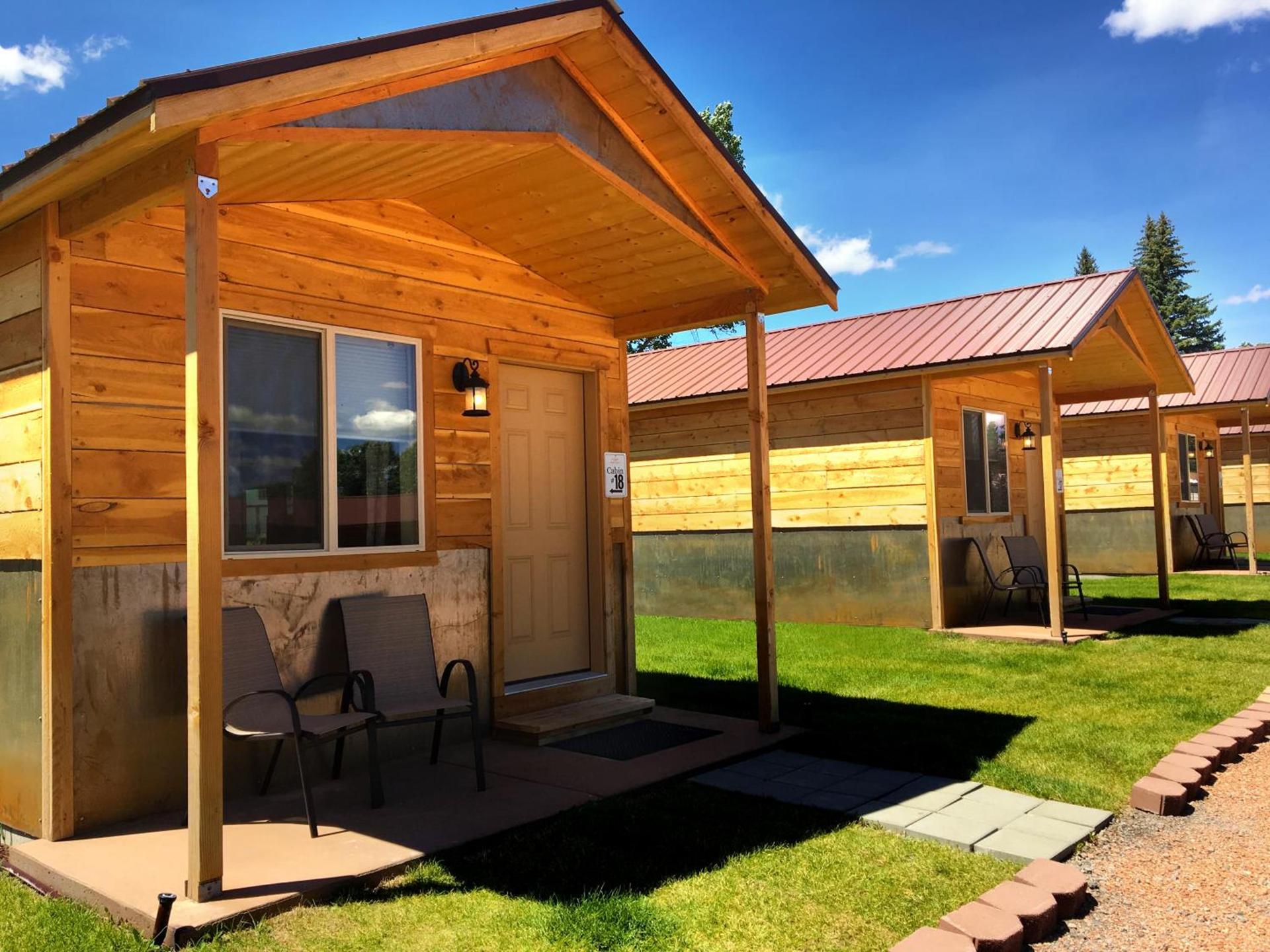 Mountain Ridge Cabins & Lodging Between Bryce and Zion National Park photo 5