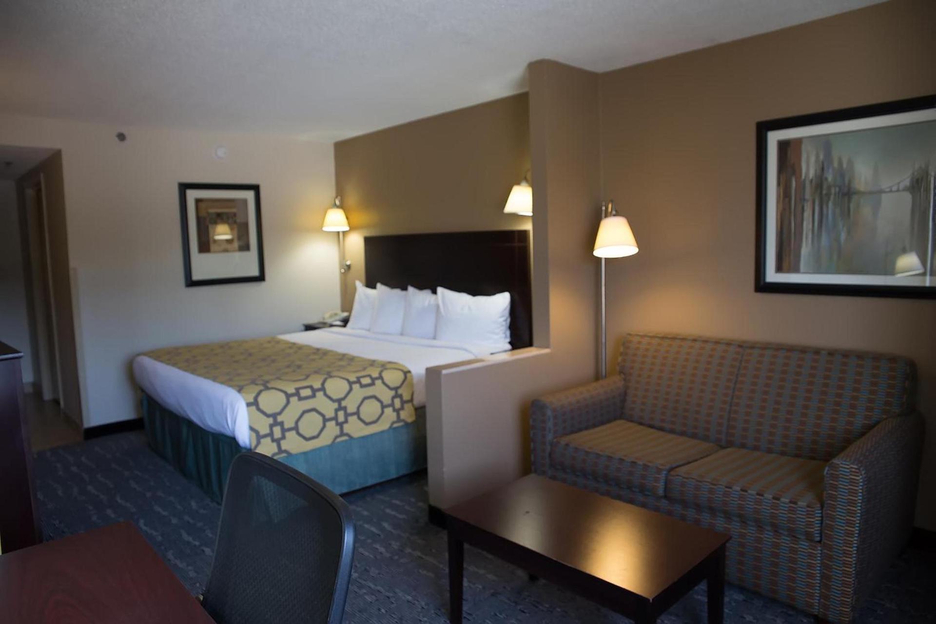 Baymont by Wyndham Saraland photo 71