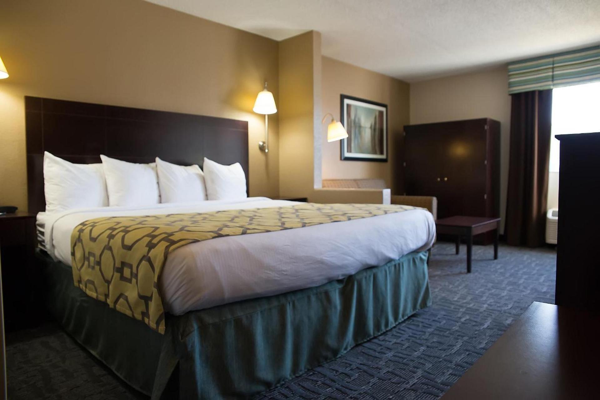 Baymont by Wyndham Saraland photo 70