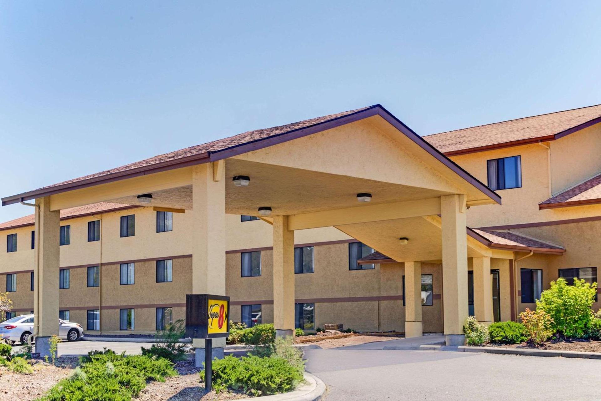 Super 8 by Wyndham Klamath Falls photo 2