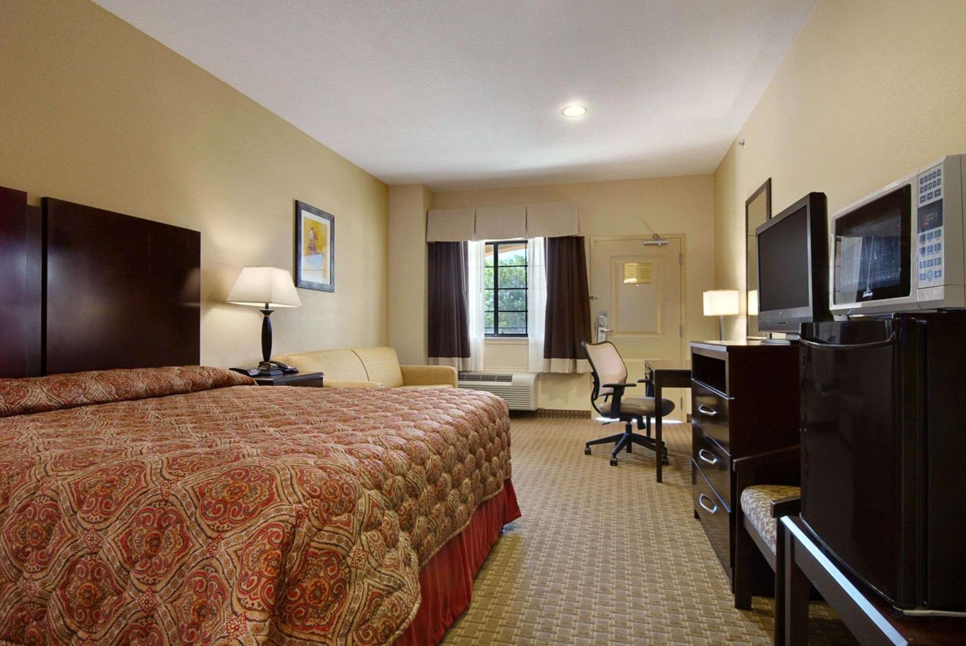 Super 8 by Wyndham Stephenville photo 5
