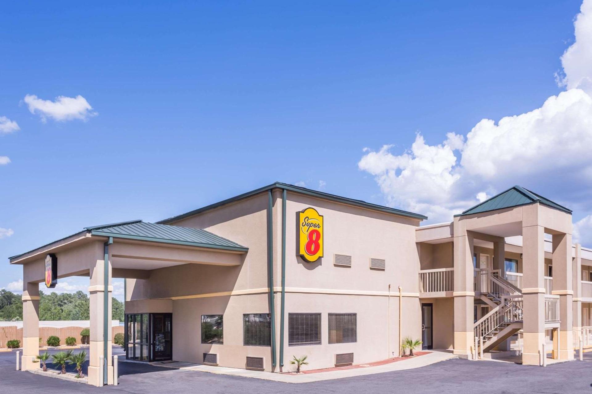 Super 8 by Wyndham Macon West — hotel in Macon