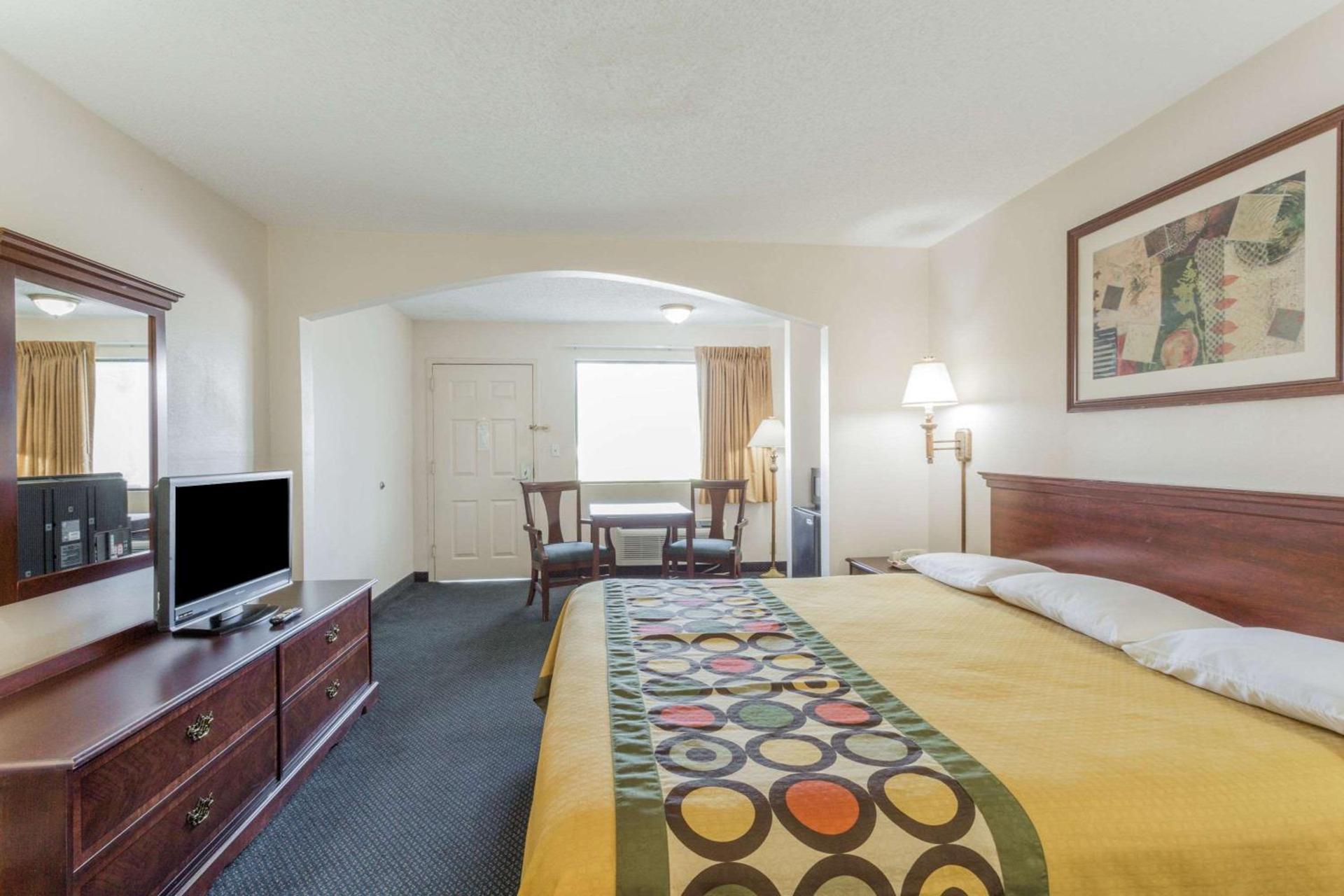 Super 8 by Wyndham Slidell photo 15