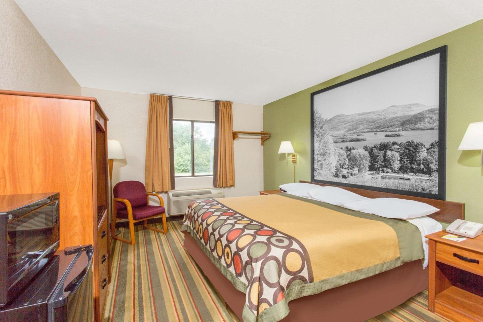 Super 8 by Wyndham Bedford photo 13