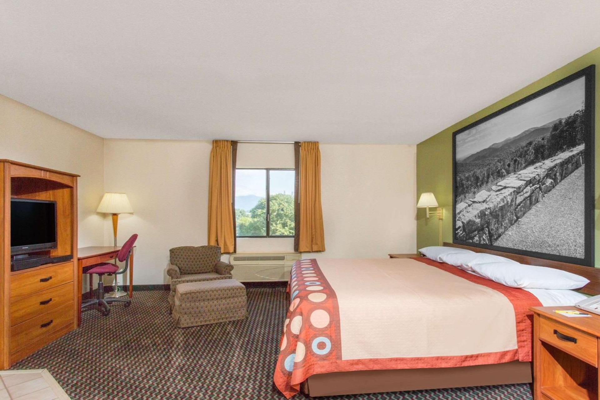 Super 8 by Wyndham Bedford photo 17