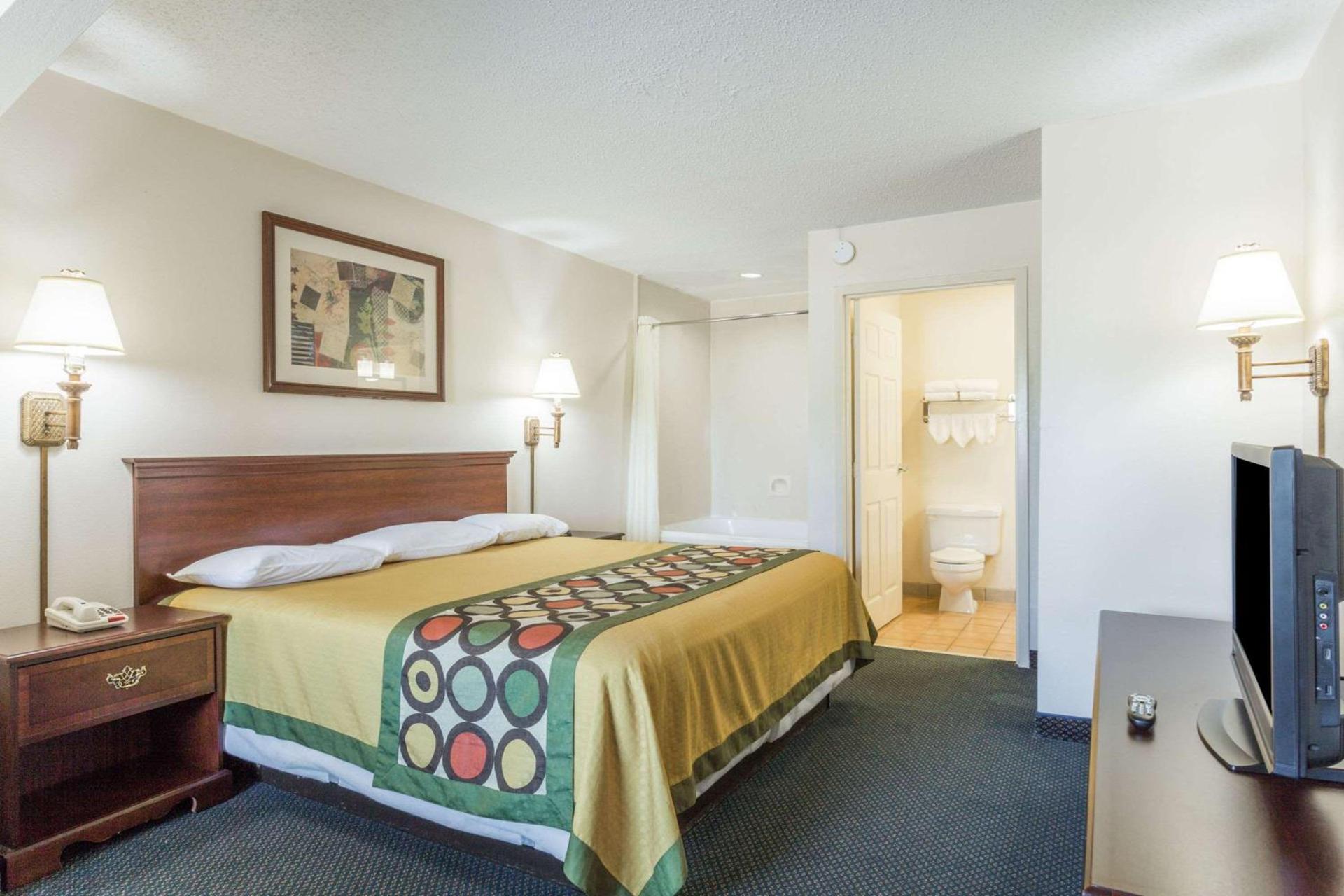 Super 8 by Wyndham Slidell photo 19