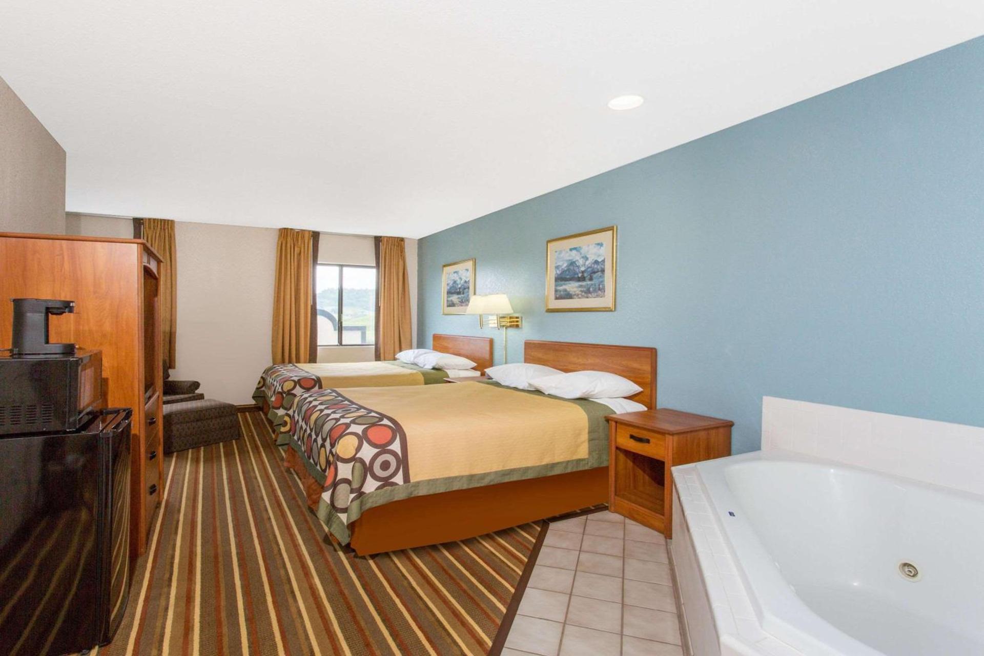 Super 8 by Wyndham Bedford photo 18