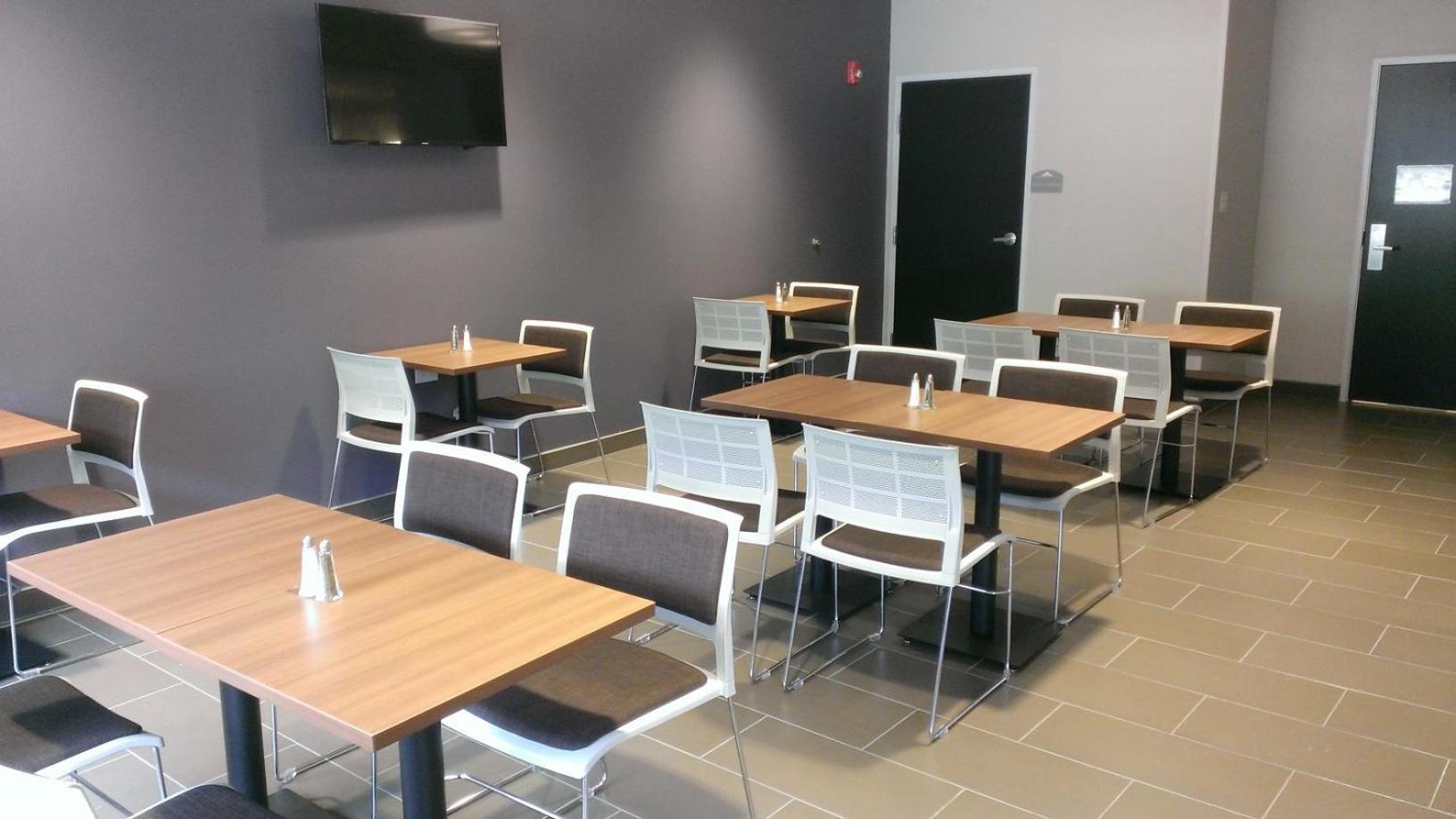 Microtel Inn & Suites by Wyndham Binghamton photo 12