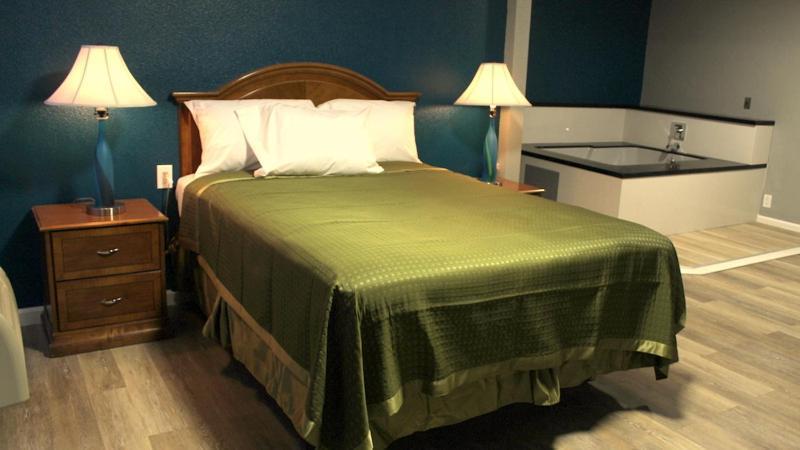 Aristocrat Motel photo 15