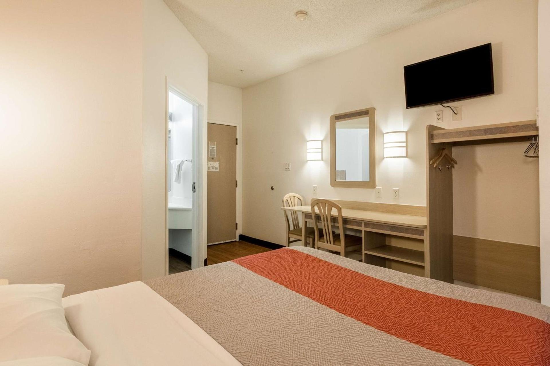 Motel 6-Newport, TN photo 14