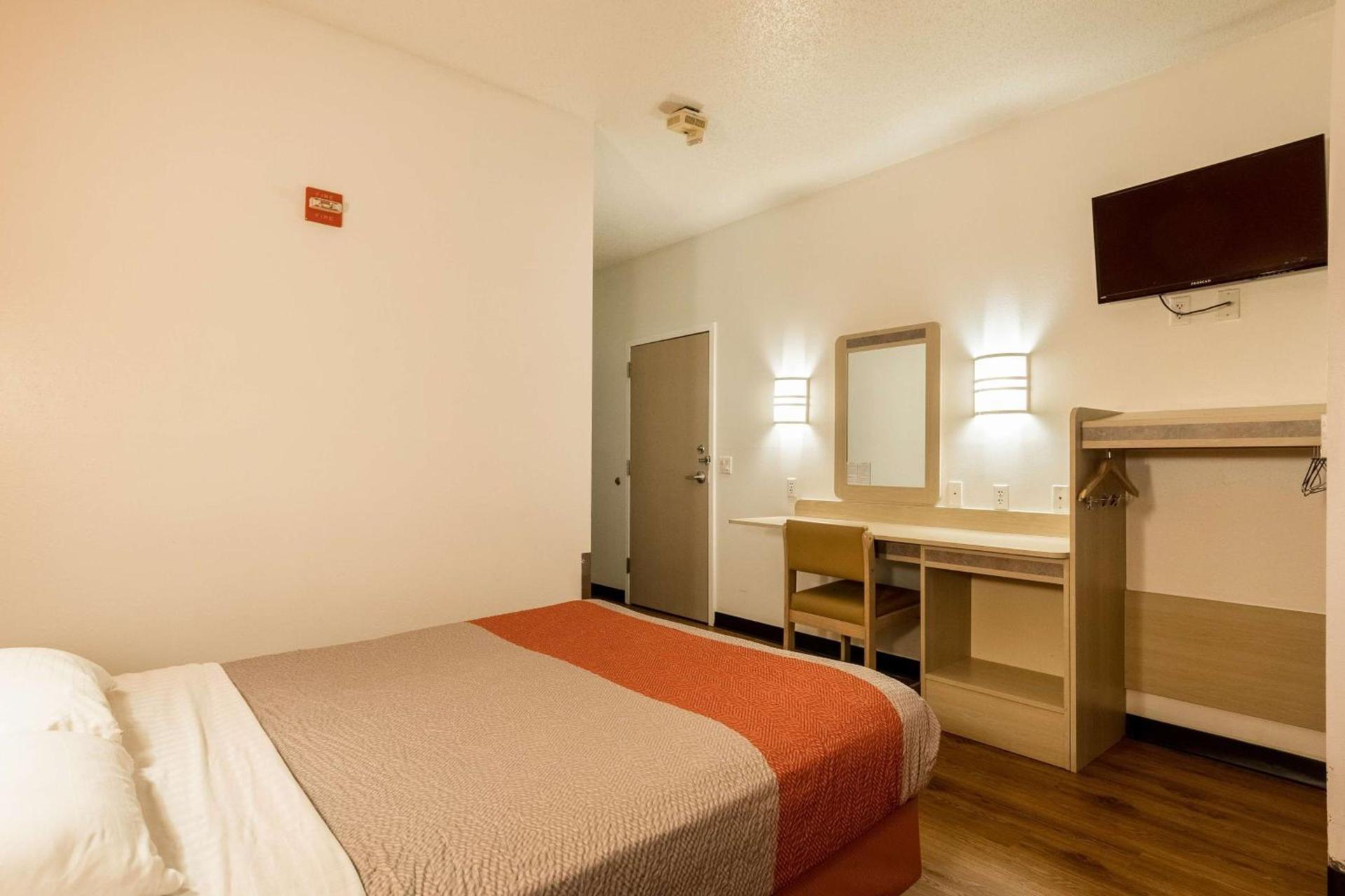 Motel 6-Newport, TN photo 11