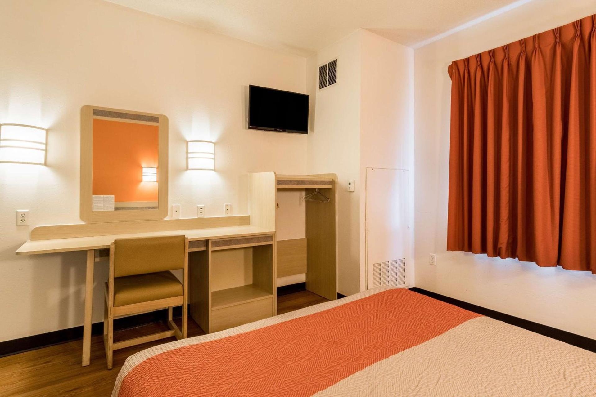 Motel 6-Newport, TN photo 10
