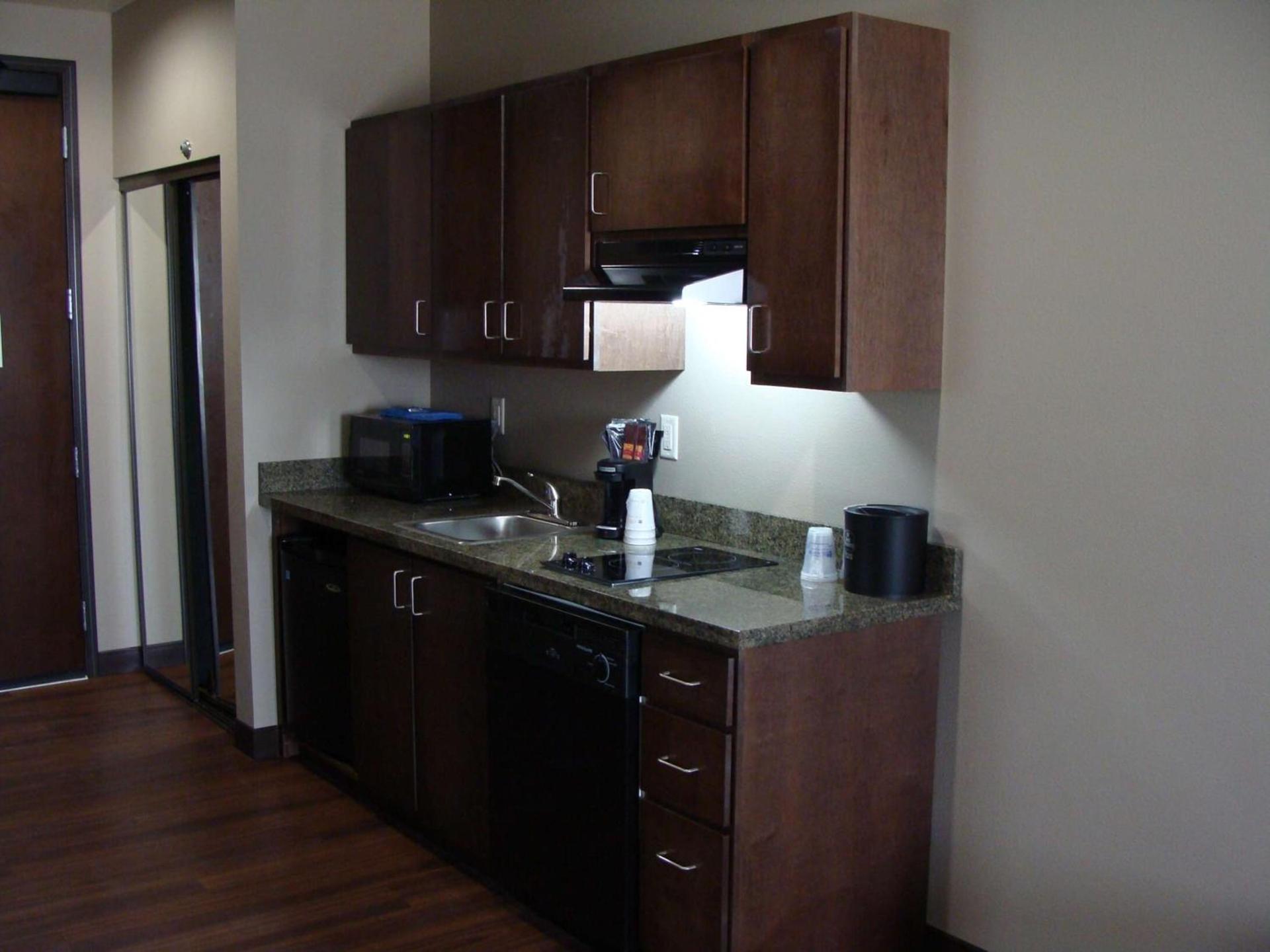 Best Western Plus Williston Hotel & Suites photo 24