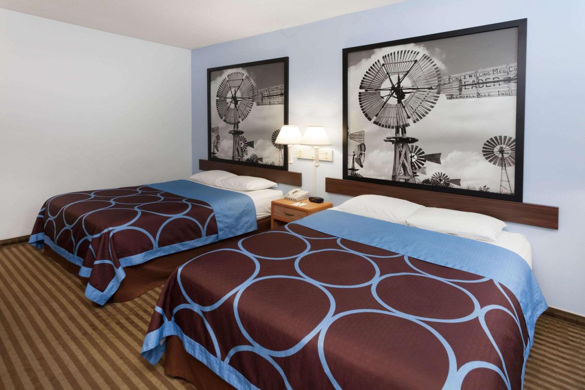 Super 8 by Wyndham Huntington photo 41