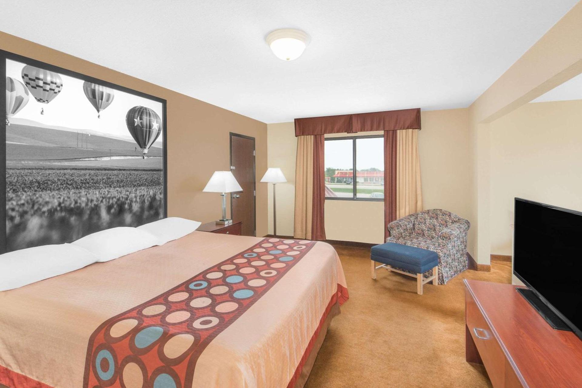 Super 8 by Wyndham Marshalltown photo 6