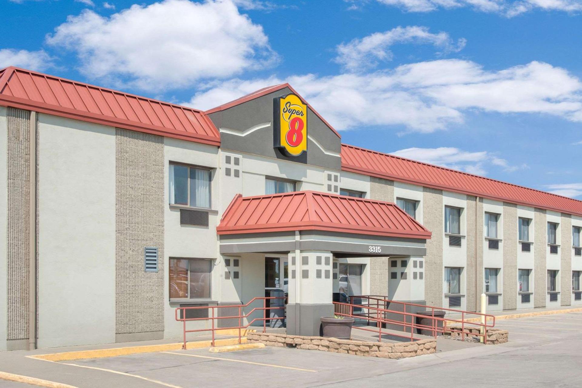 Super 8 by Wyndham Marshalltown — hotel in Marshalltown