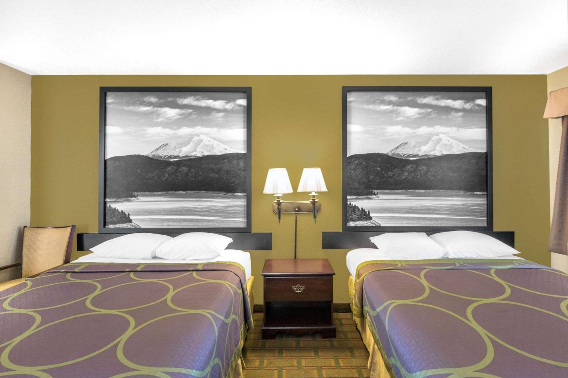 Super 8 by Wyndham Corning photo 14