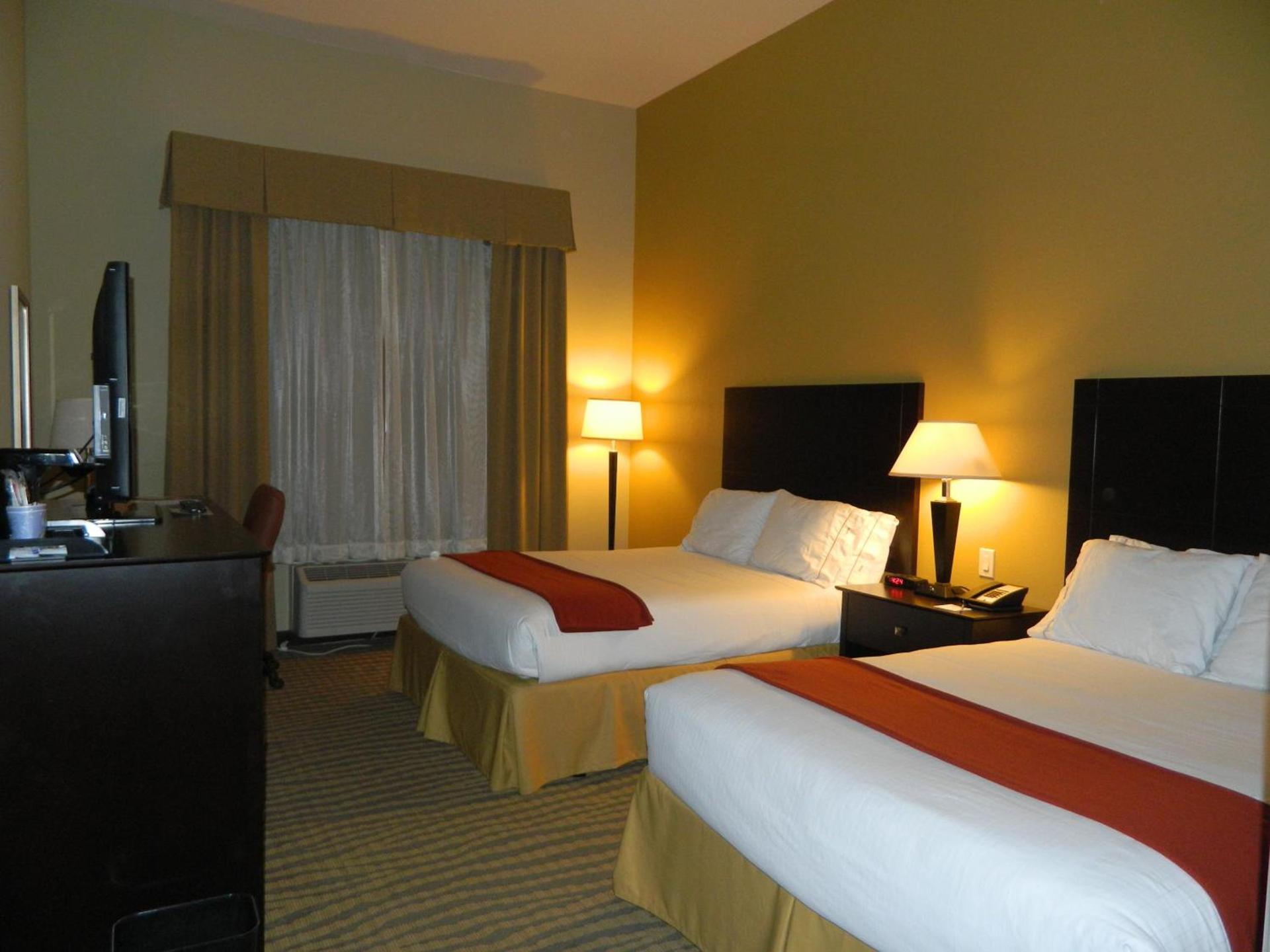 Holiday Inn Express & Suites Gallup East by IHG photo 4