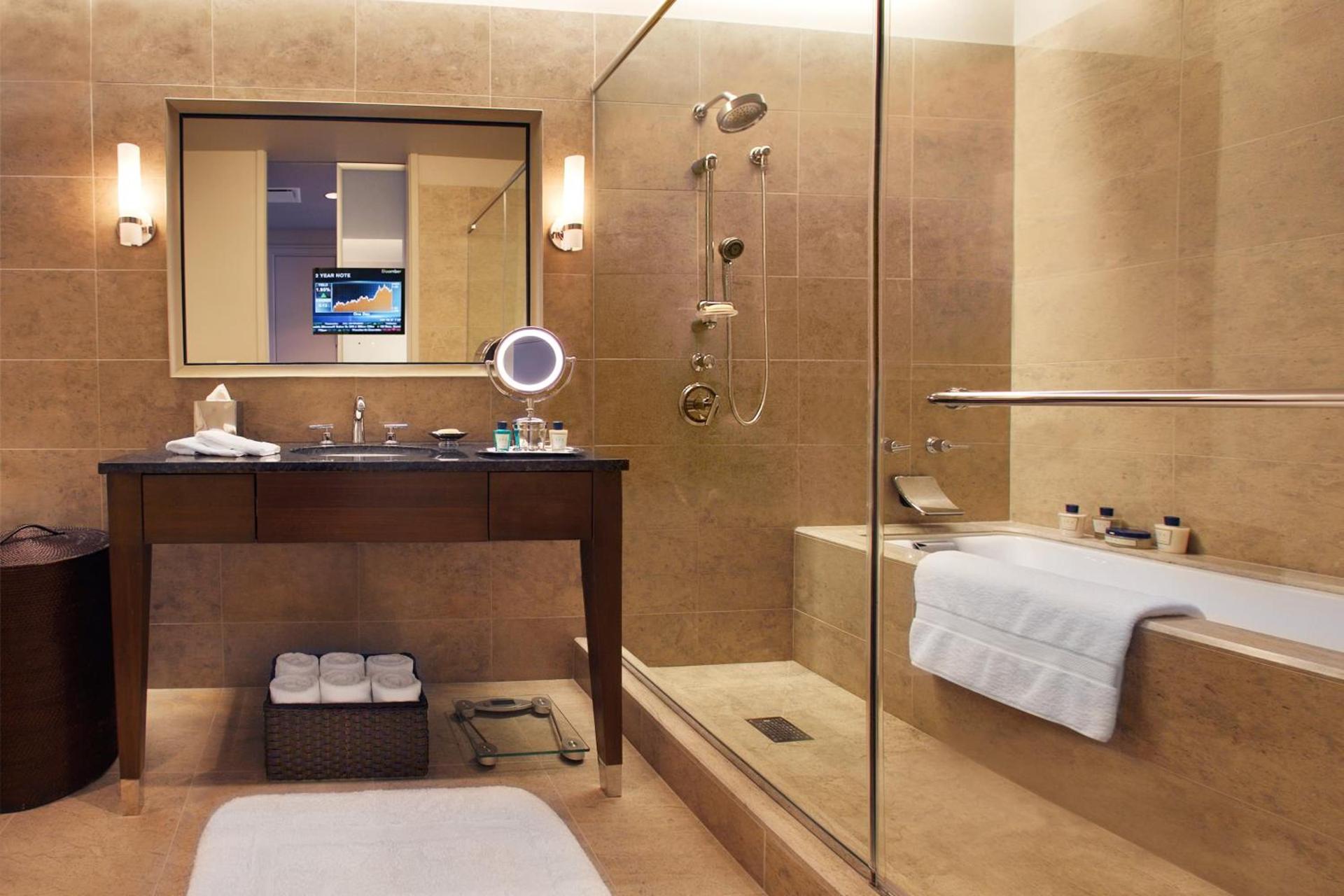Trump International Hotel & Tower Chicago photo 22