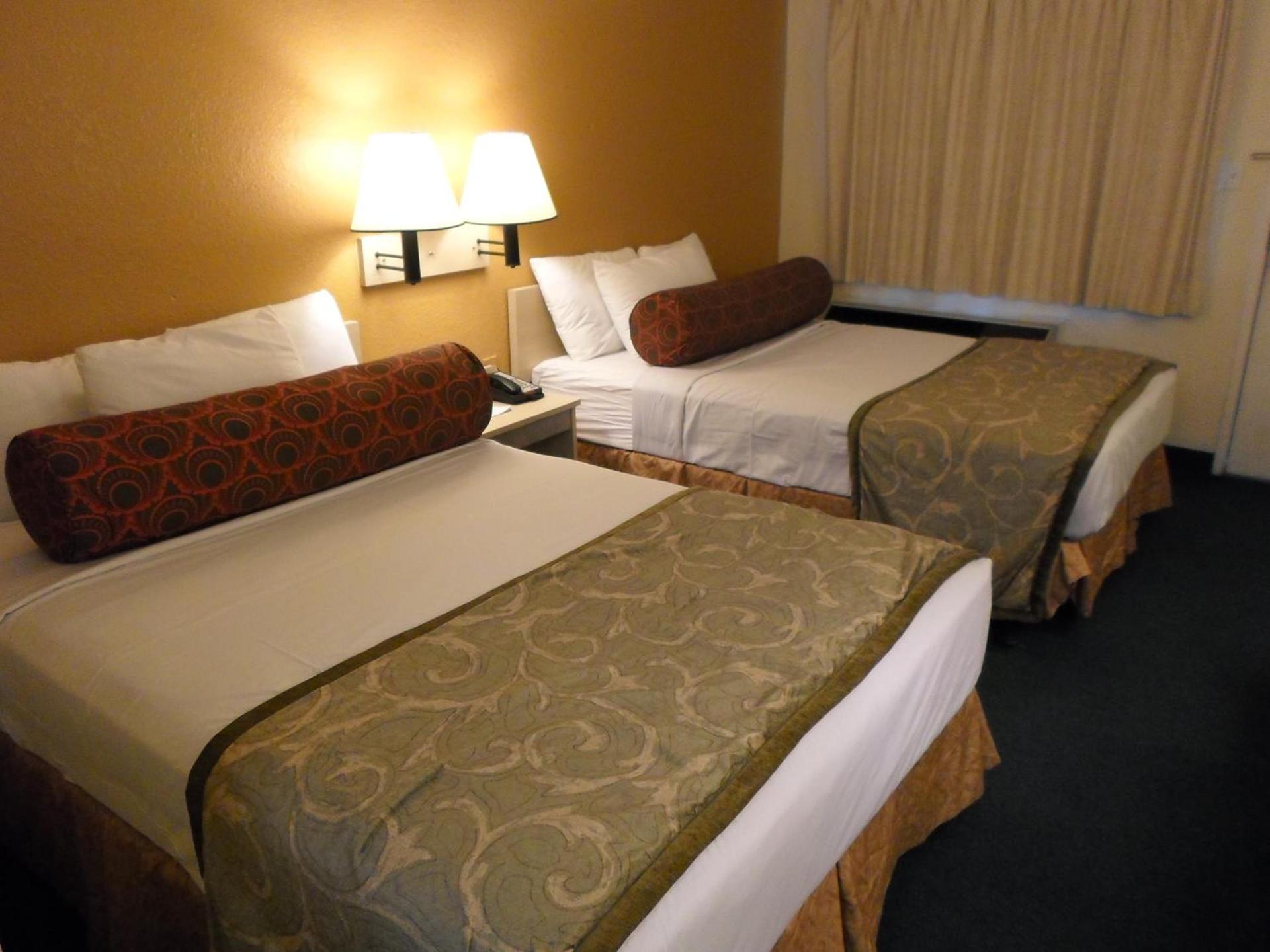 Motel 6 Las Vegas, NV - Strip photo 7