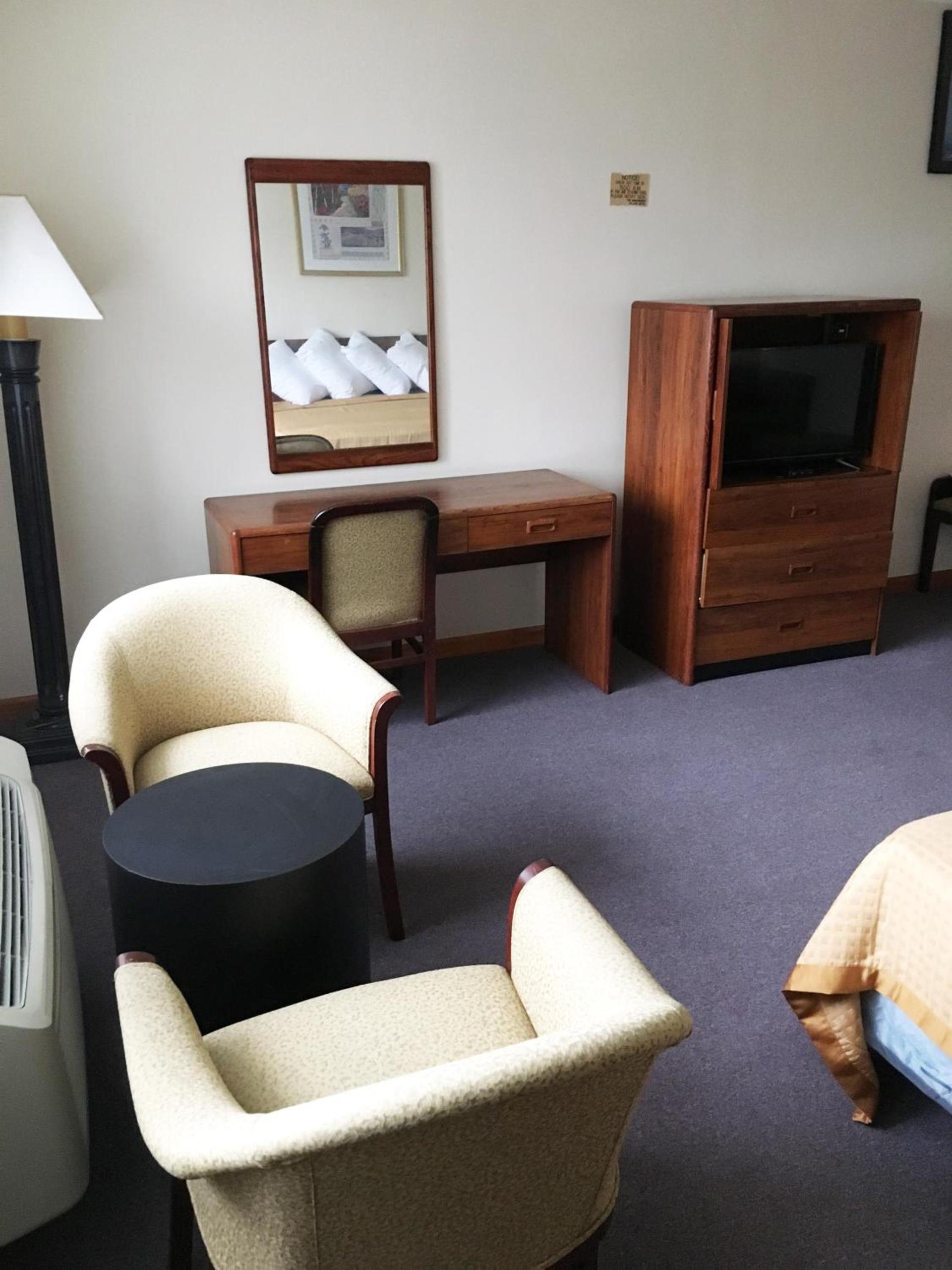 Village Motel photo 9