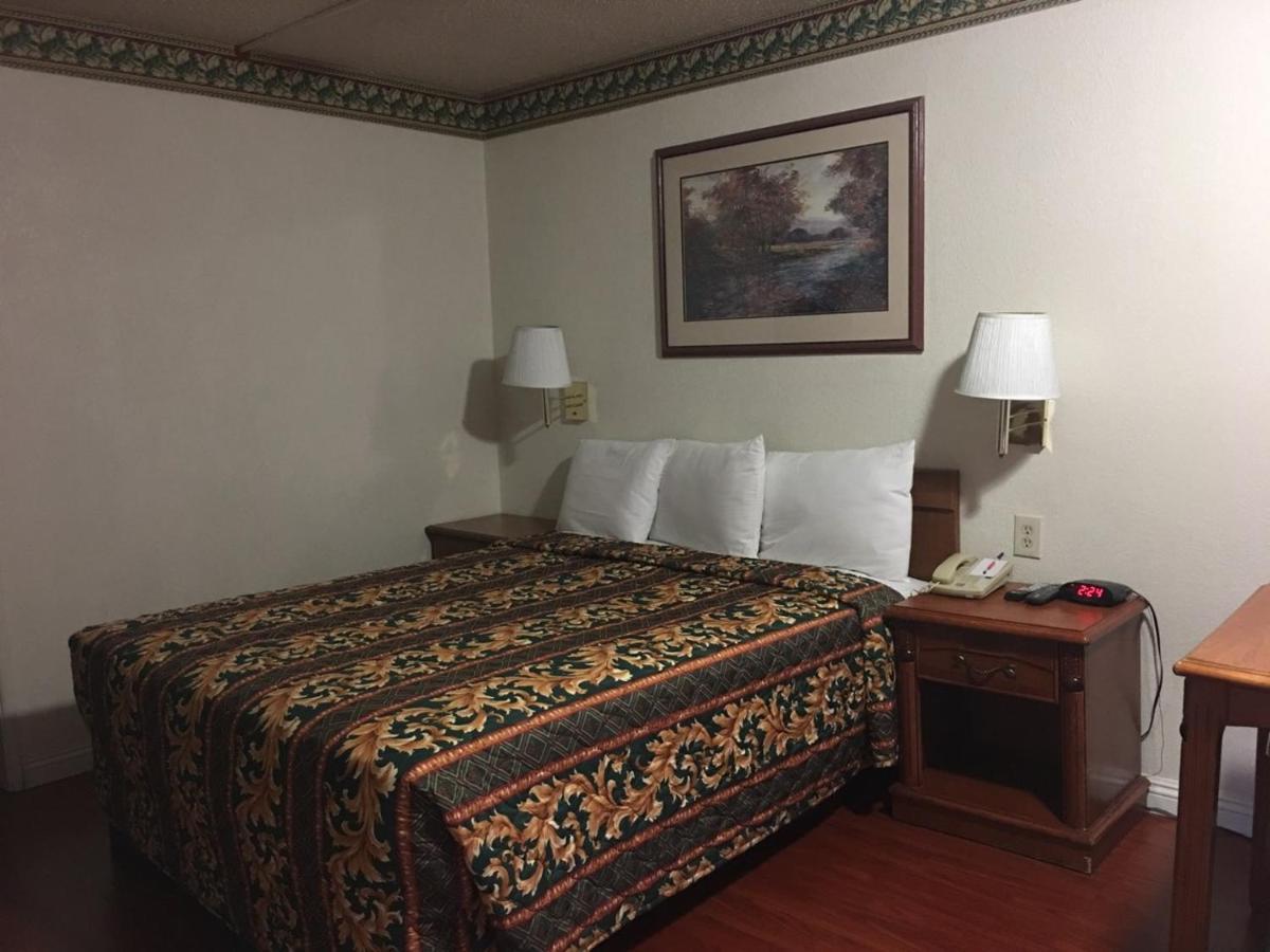 Knights Inn Palmdale photo 7