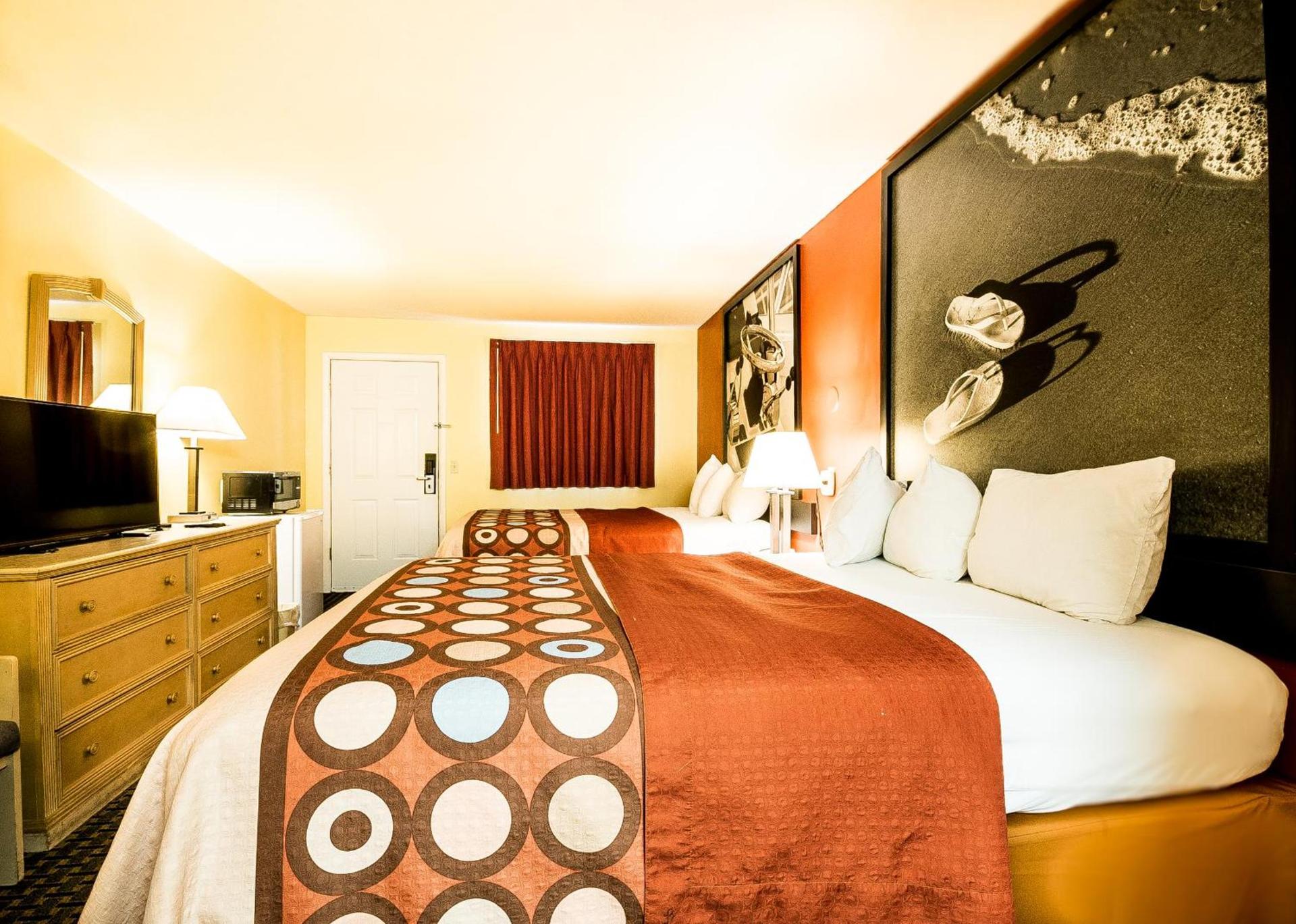 Super 8 by Wyndham Chipley photo 15