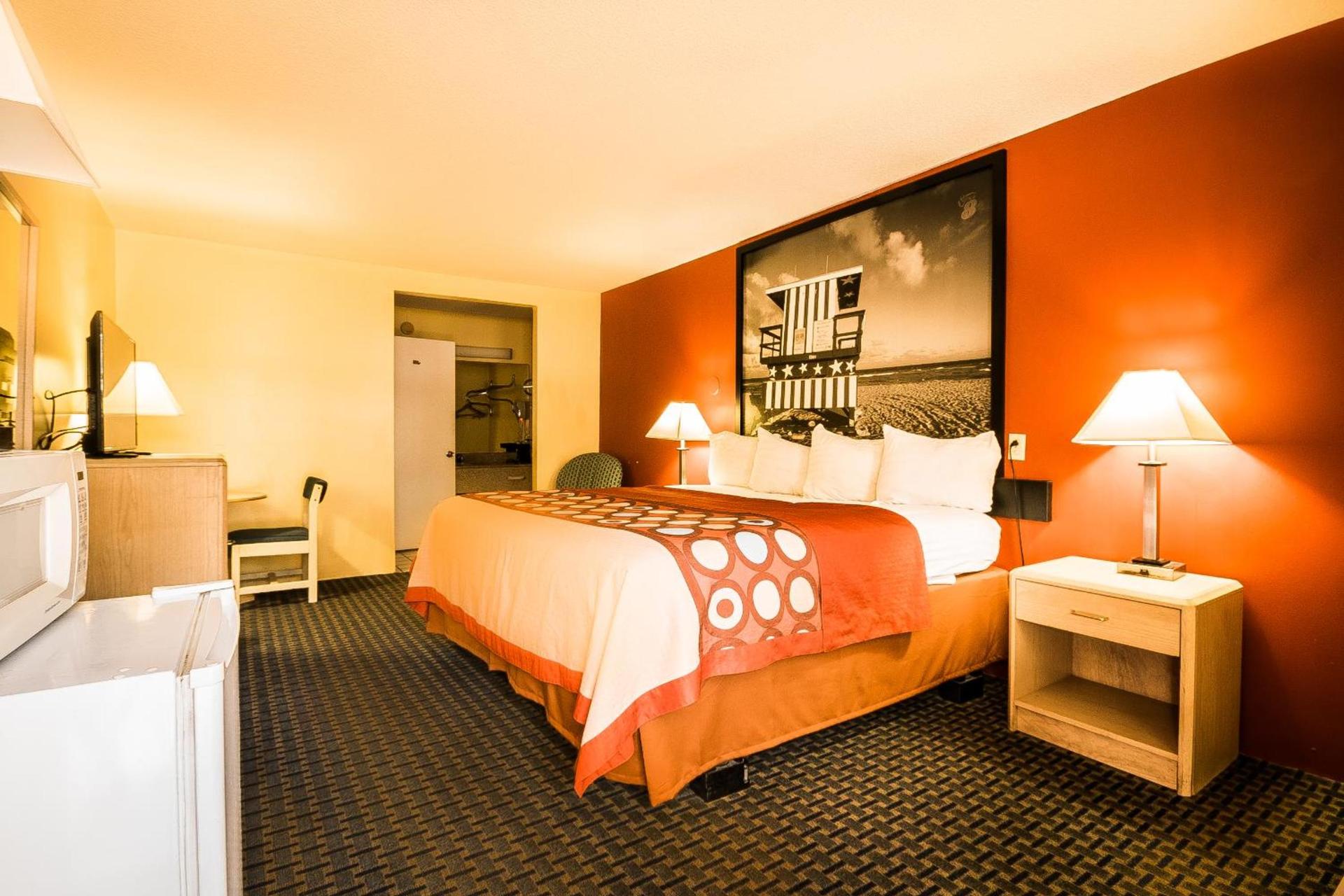 Super 8 by Wyndham Chipley photo 16
