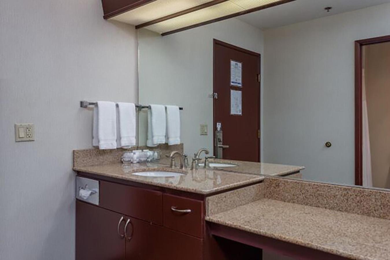 Shilo Inn Suites - Idaho Falls photo 17